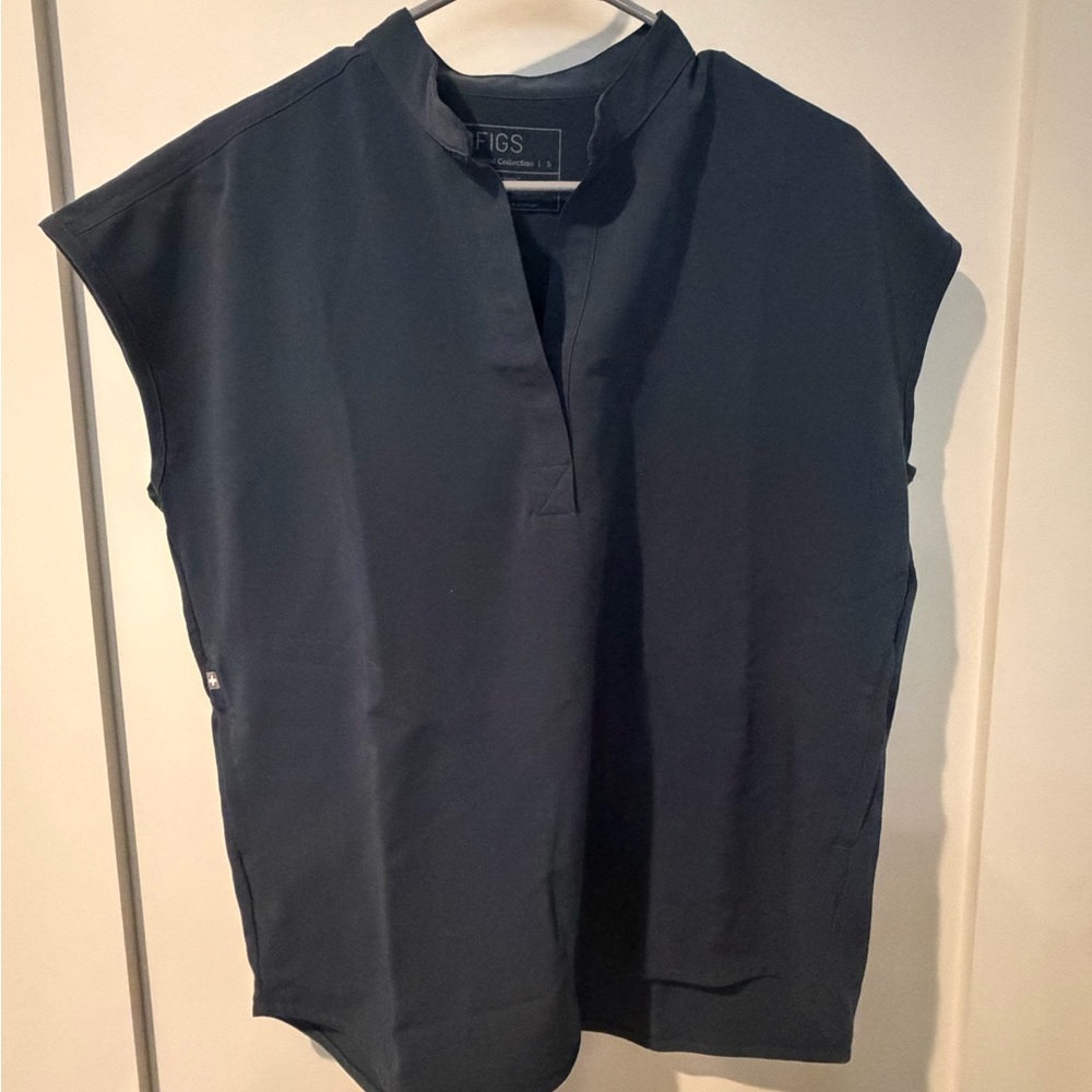 FIGS Rafaela Oversized Scrub top